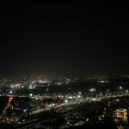 Countryside Luxury Suites - Supernova Noida Nueva Delhi Exterior foto