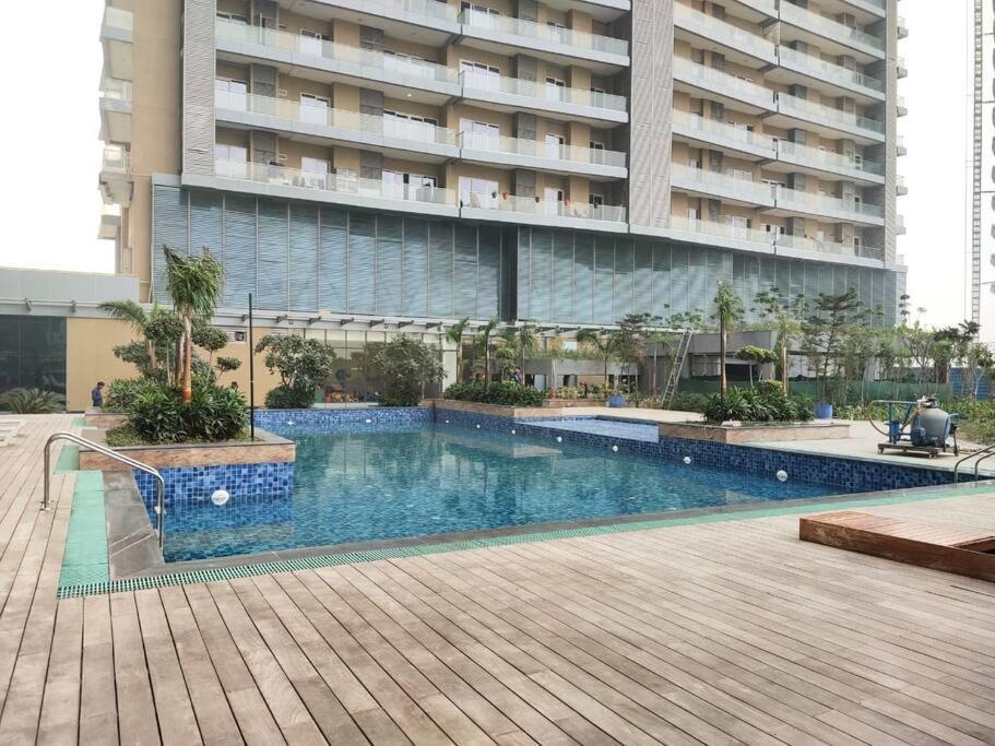Countryside Luxury Suites - Supernova Noida Nueva Delhi Exterior foto
