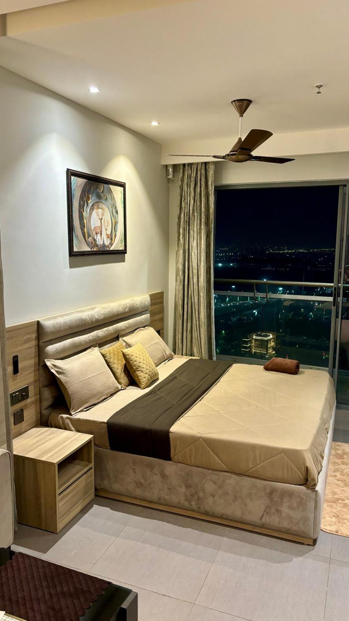 Countryside Luxury Suites - Supernova Noida Nueva Delhi Exterior foto